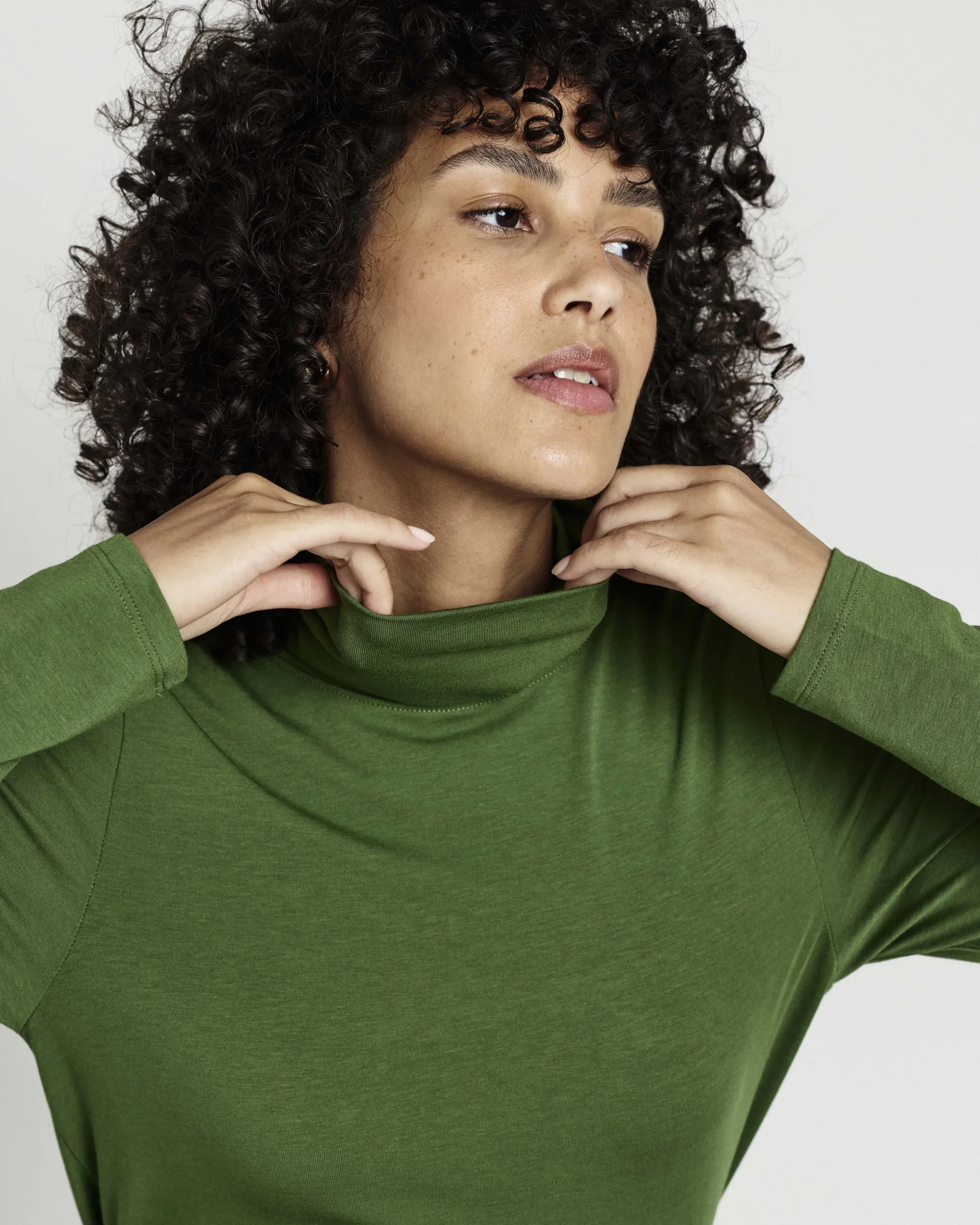 Close Fit Turtleneck Garden Green
