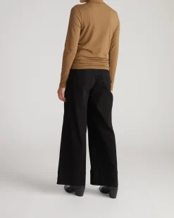 Close Fit Turtleneck Sepia