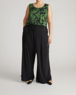 Cooling Stretch Cupro Tank Green Sgraffito Print