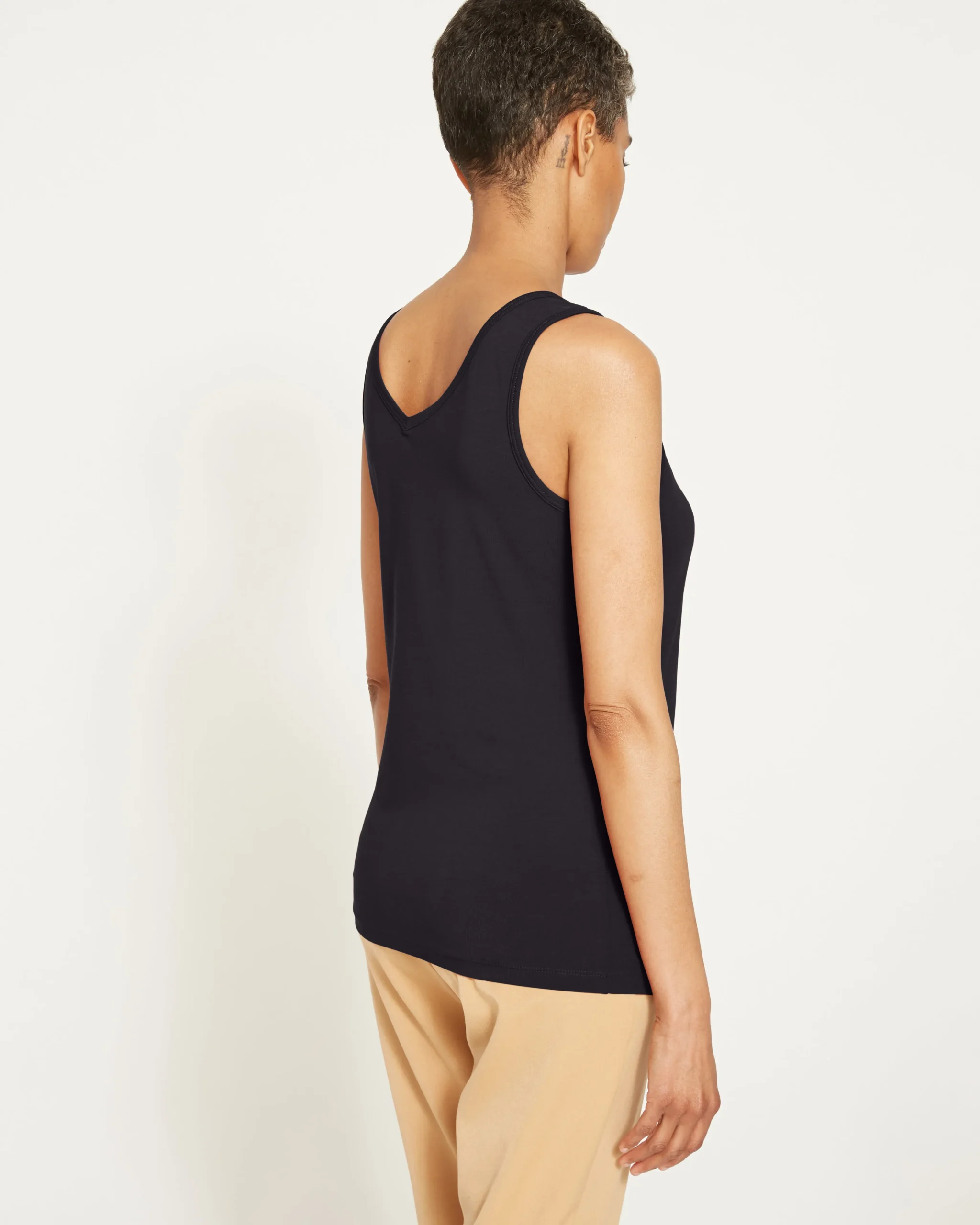 Double V Tank Black
