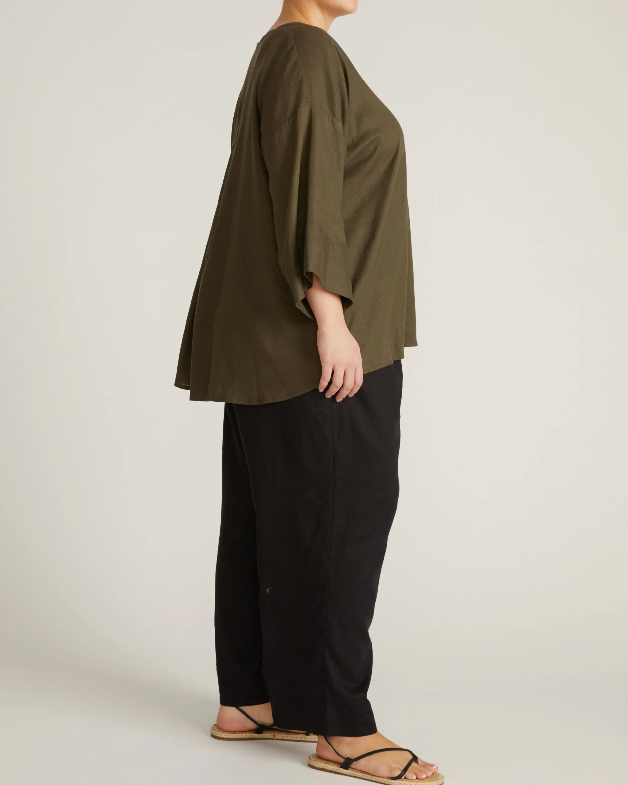 Elio V-Neck Linen Blend Top Camo