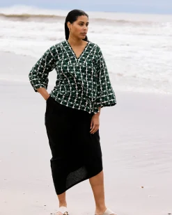Elio V-Neck Linen Blend Top Green Trellis Print