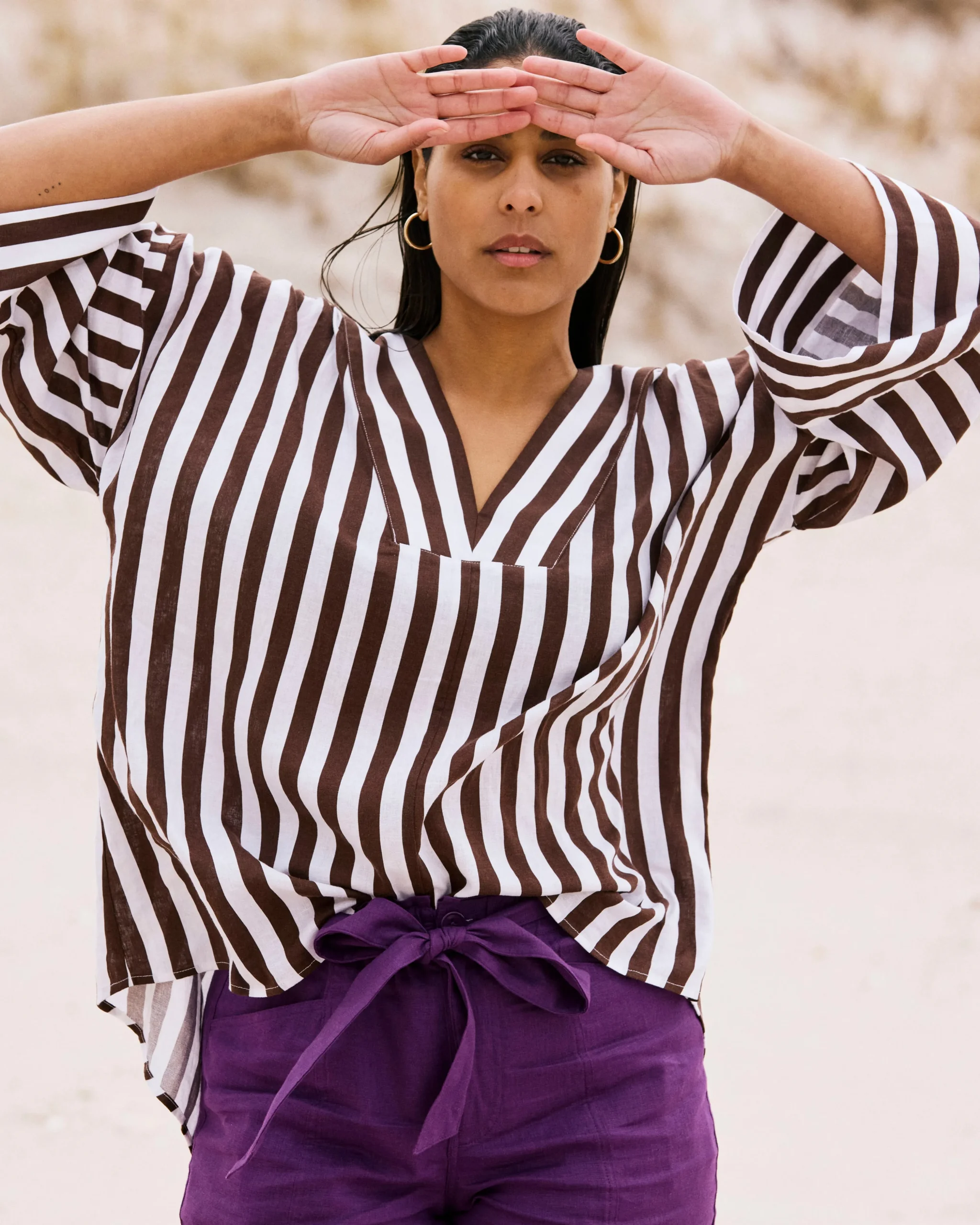 Elio V-Neck Linen Blend Top Peppercorn Stripe