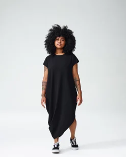 Iconic Petite Geneva Dress Black