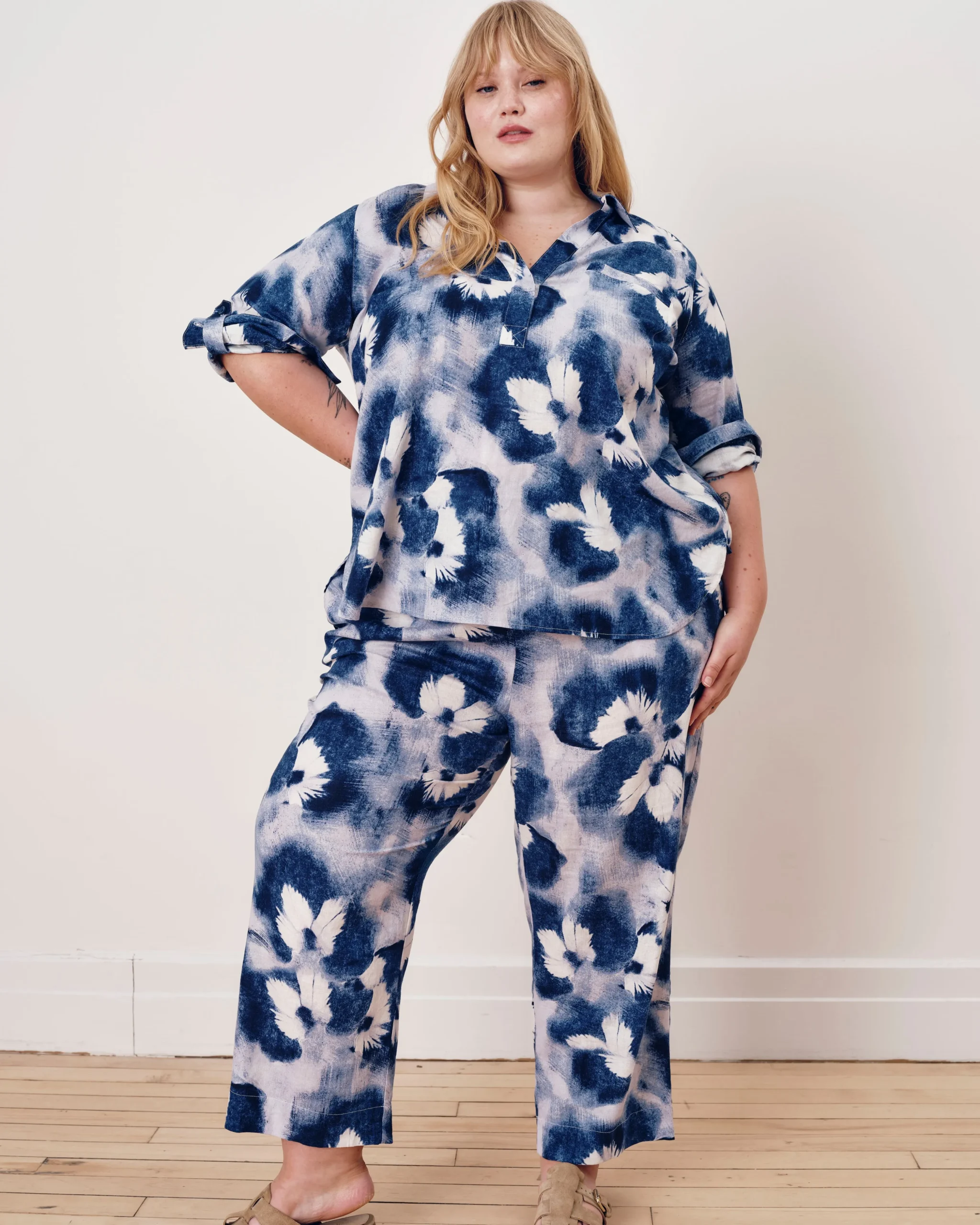 Iris Linen Blend Easy Pull-On Pants Blue Pressed Flower Print