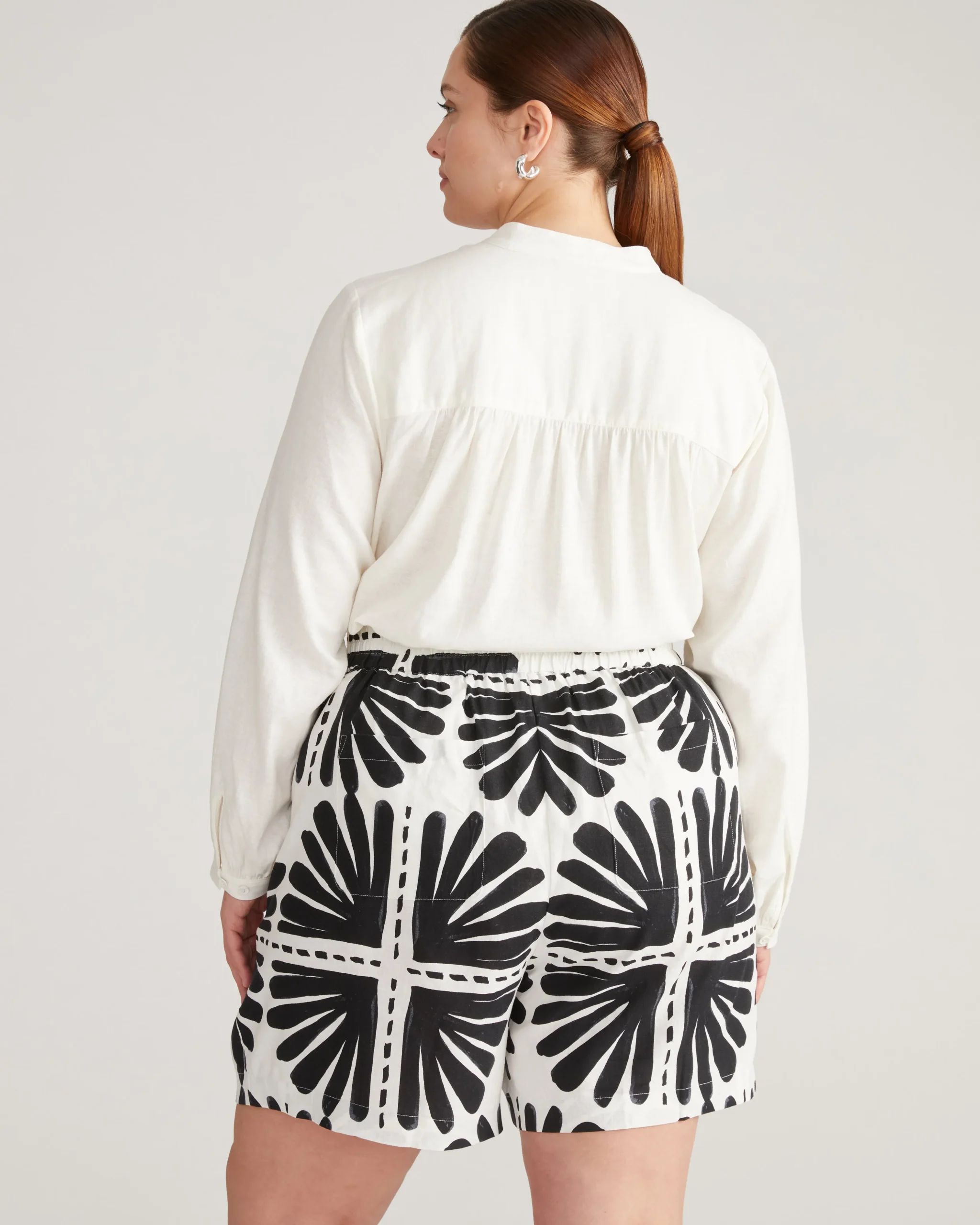 Juniper Linen Blend Easy Pull-On Shorts Ink Bloom Print