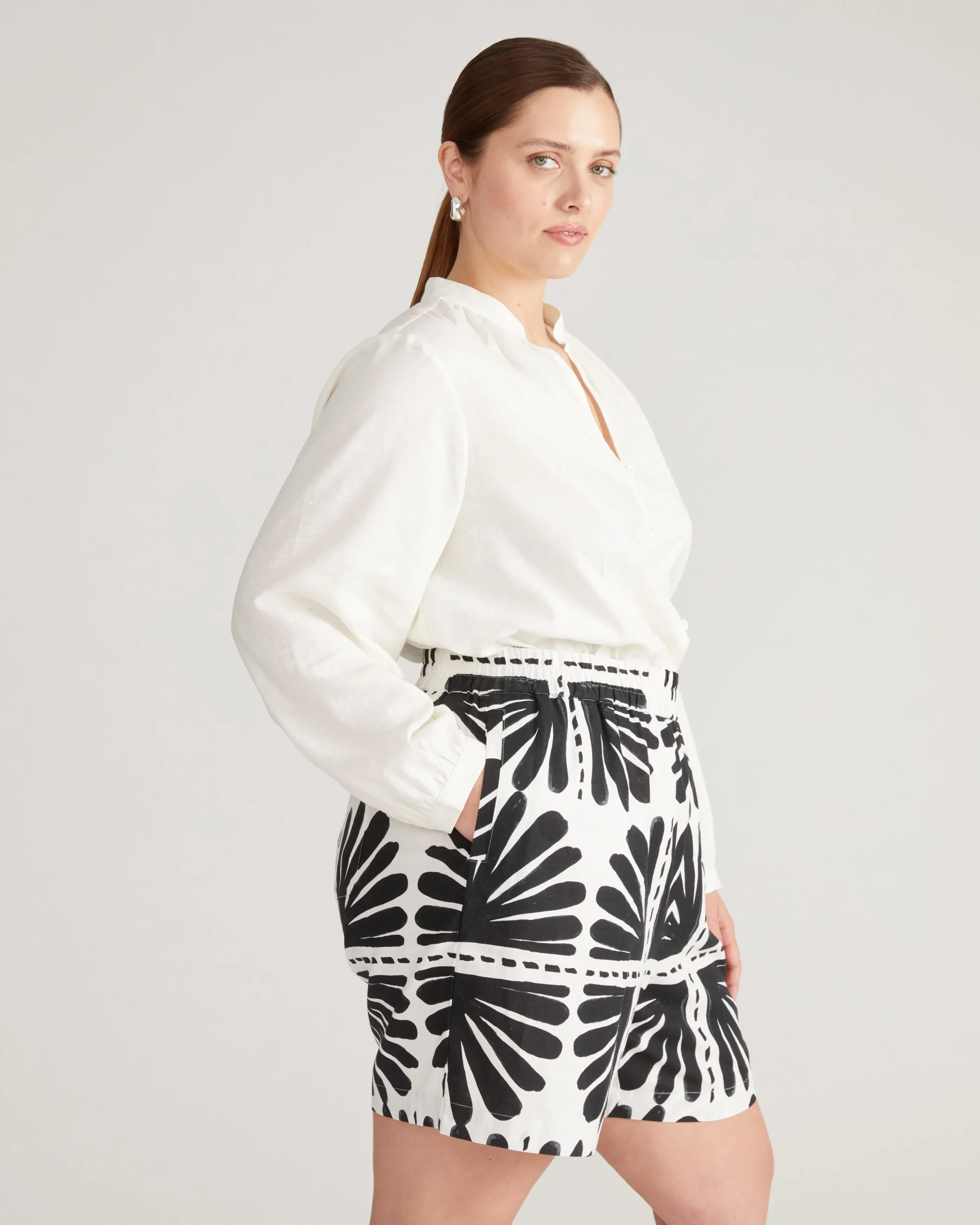 Juniper Linen Blend Easy Pull-On Shorts Ink Bloom Print