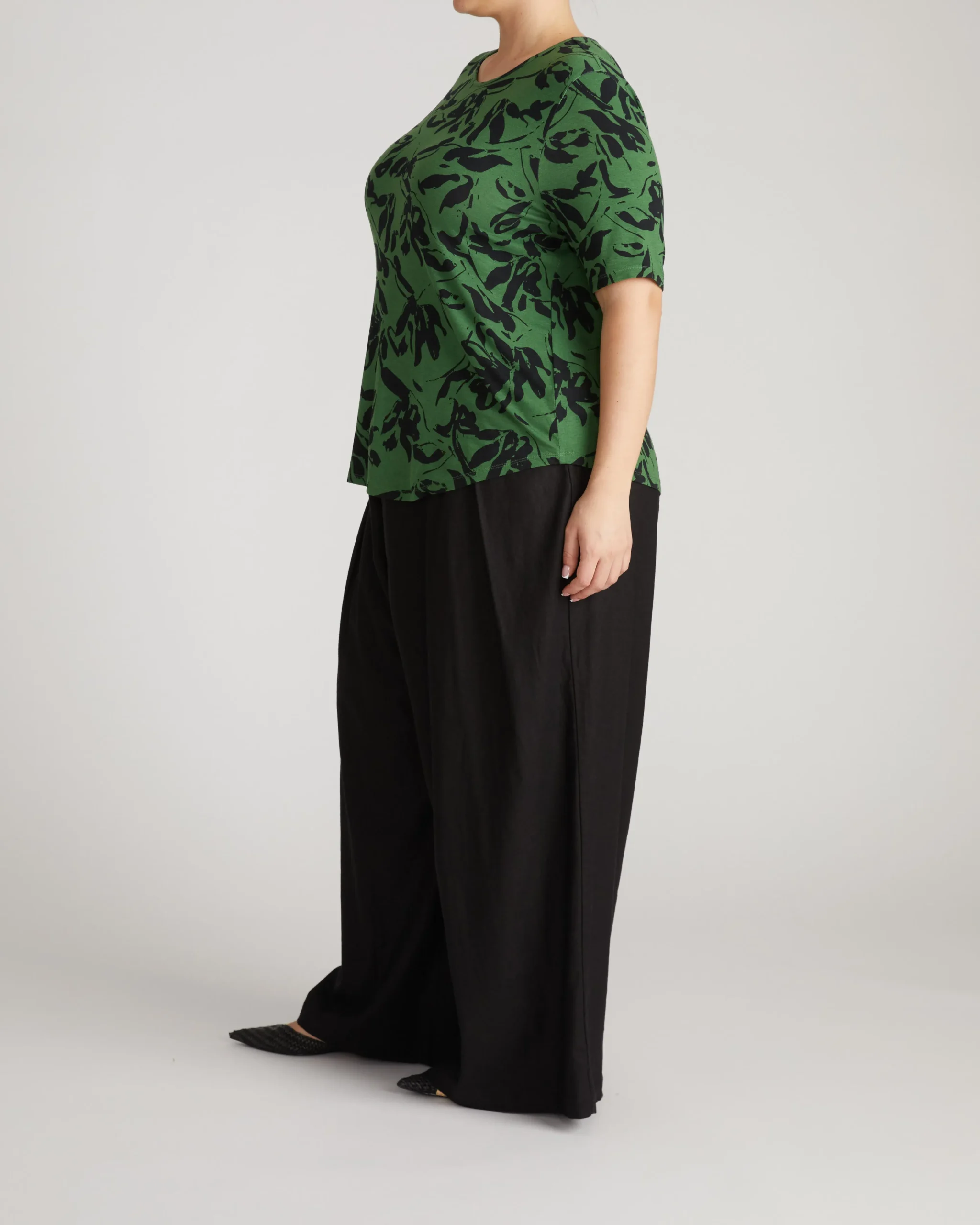 Lily Liquid Jersey Crew Neck Stovepipe Tee Green Sgraffito Print