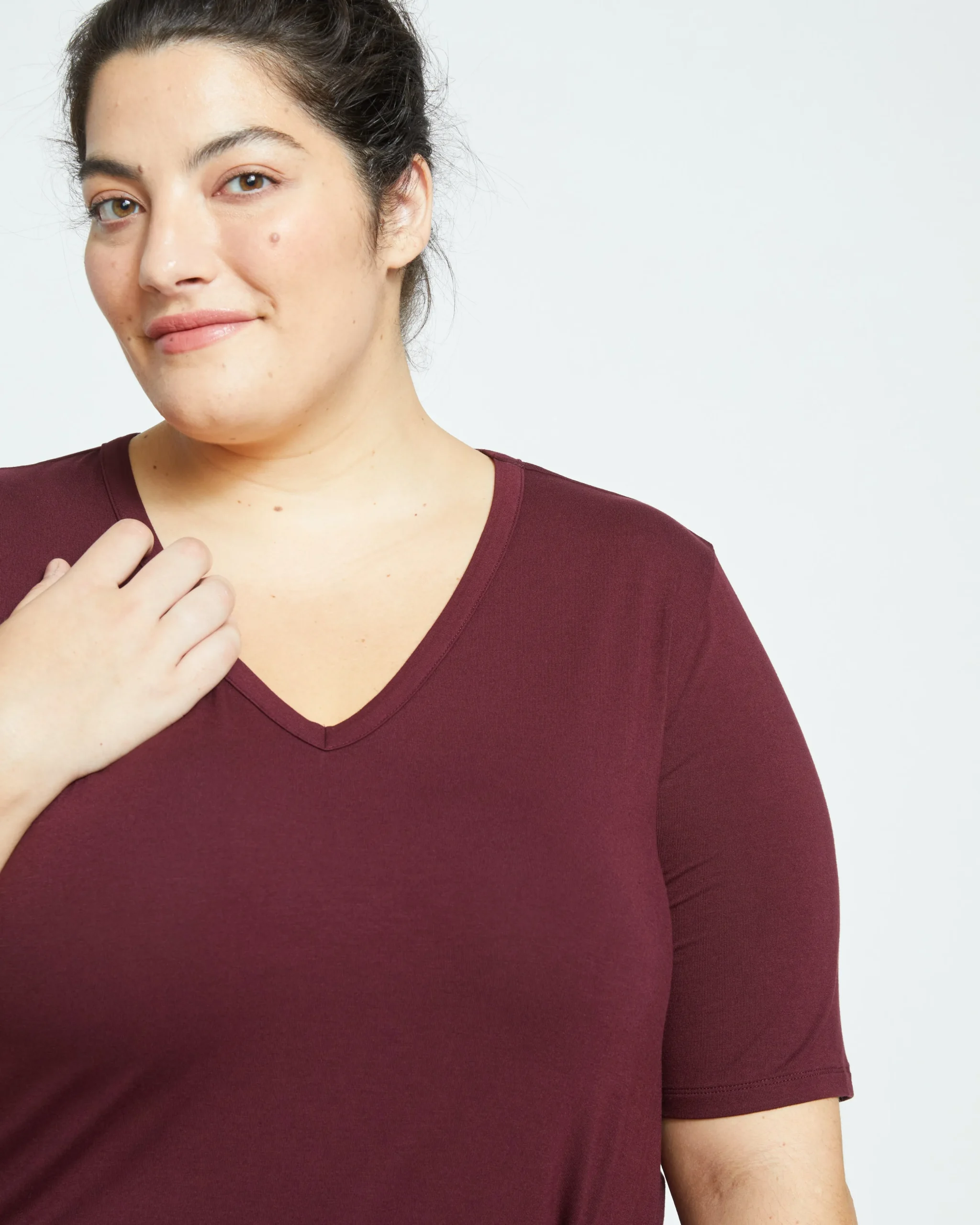 Lily Liquid Jersey V-Neck Stovepipe Tee Black Cherry