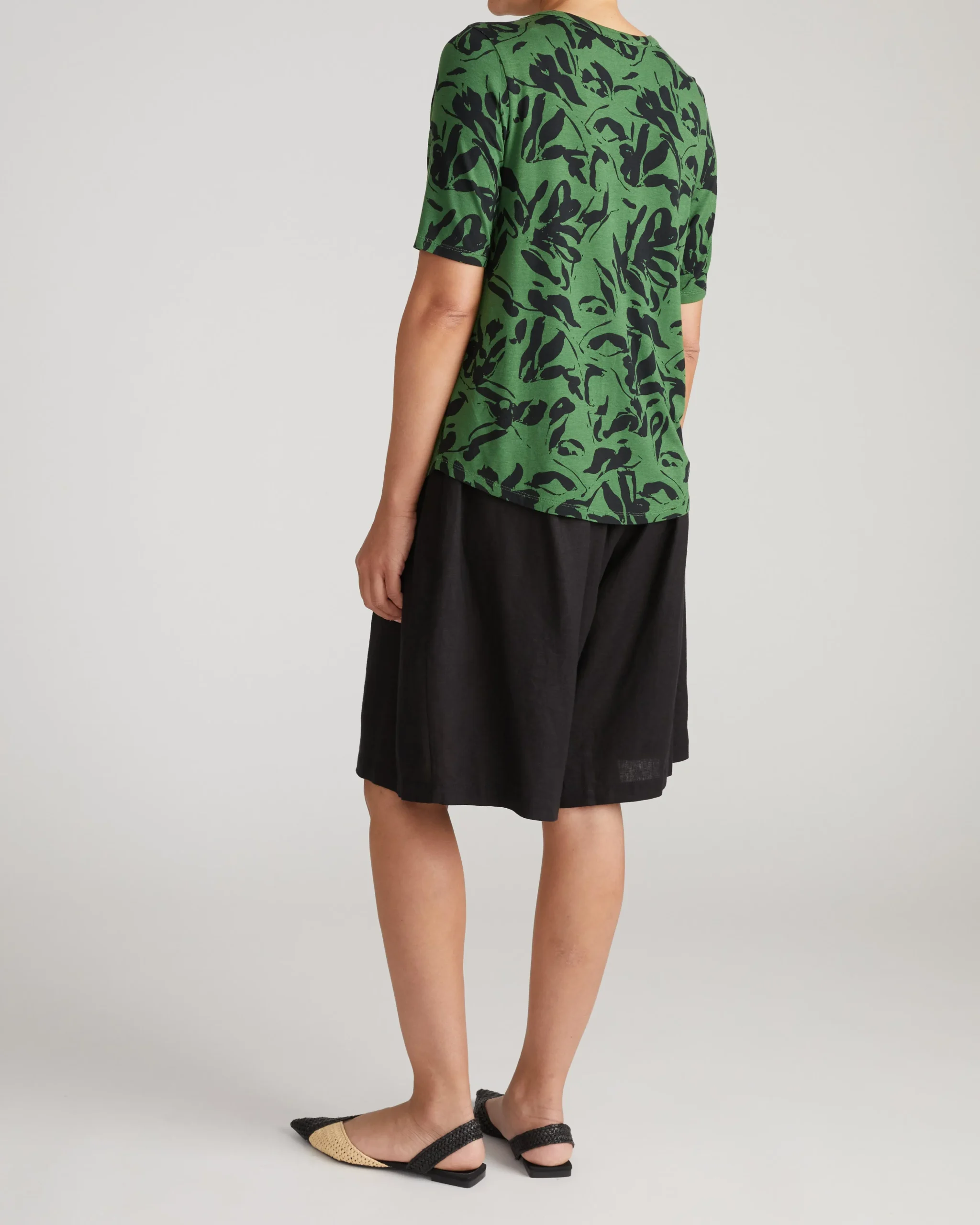 Lily Liquid Jersey V-Neck Stovepipe Tee Green Sgraffito Print