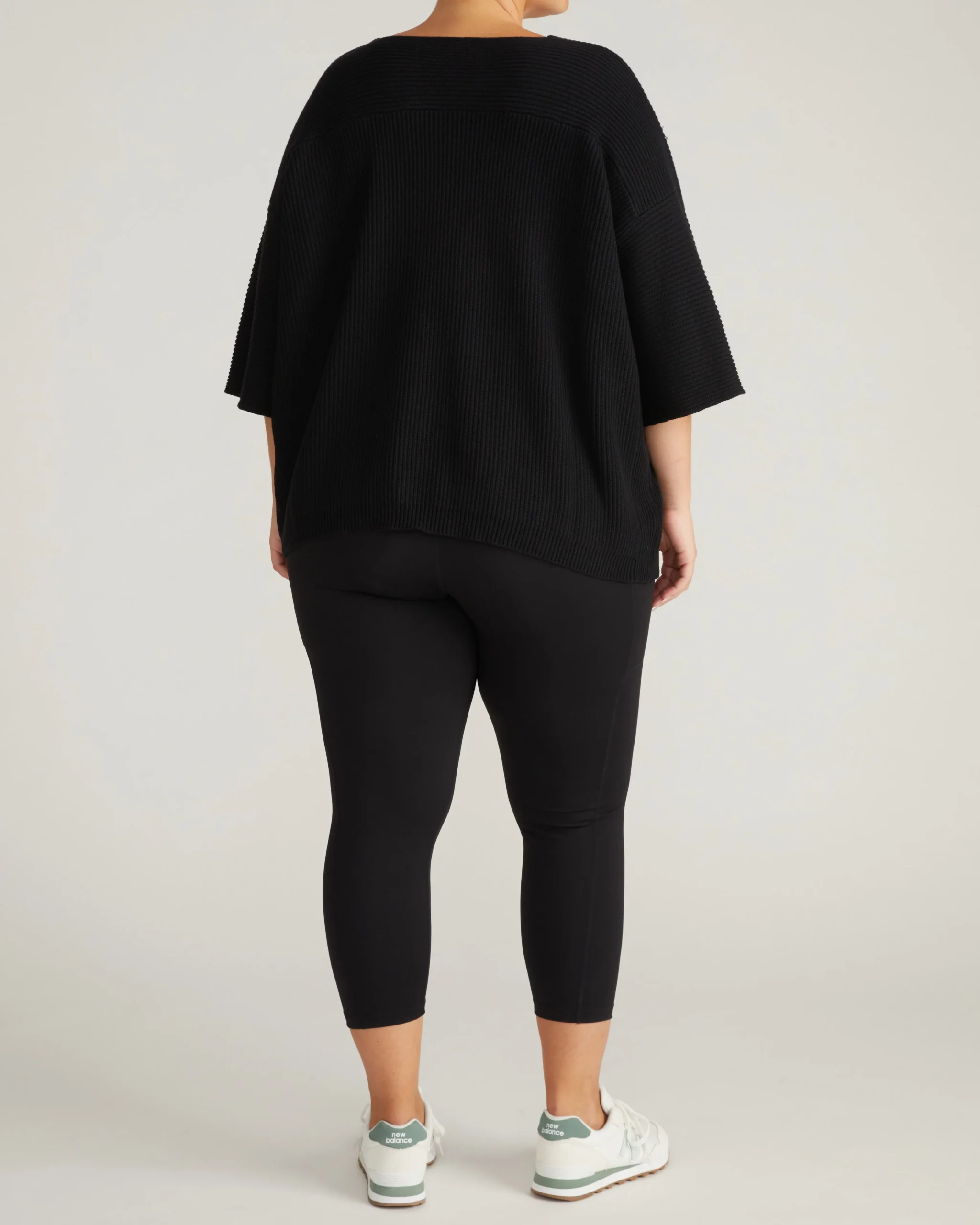 Lotus Sweater Black
