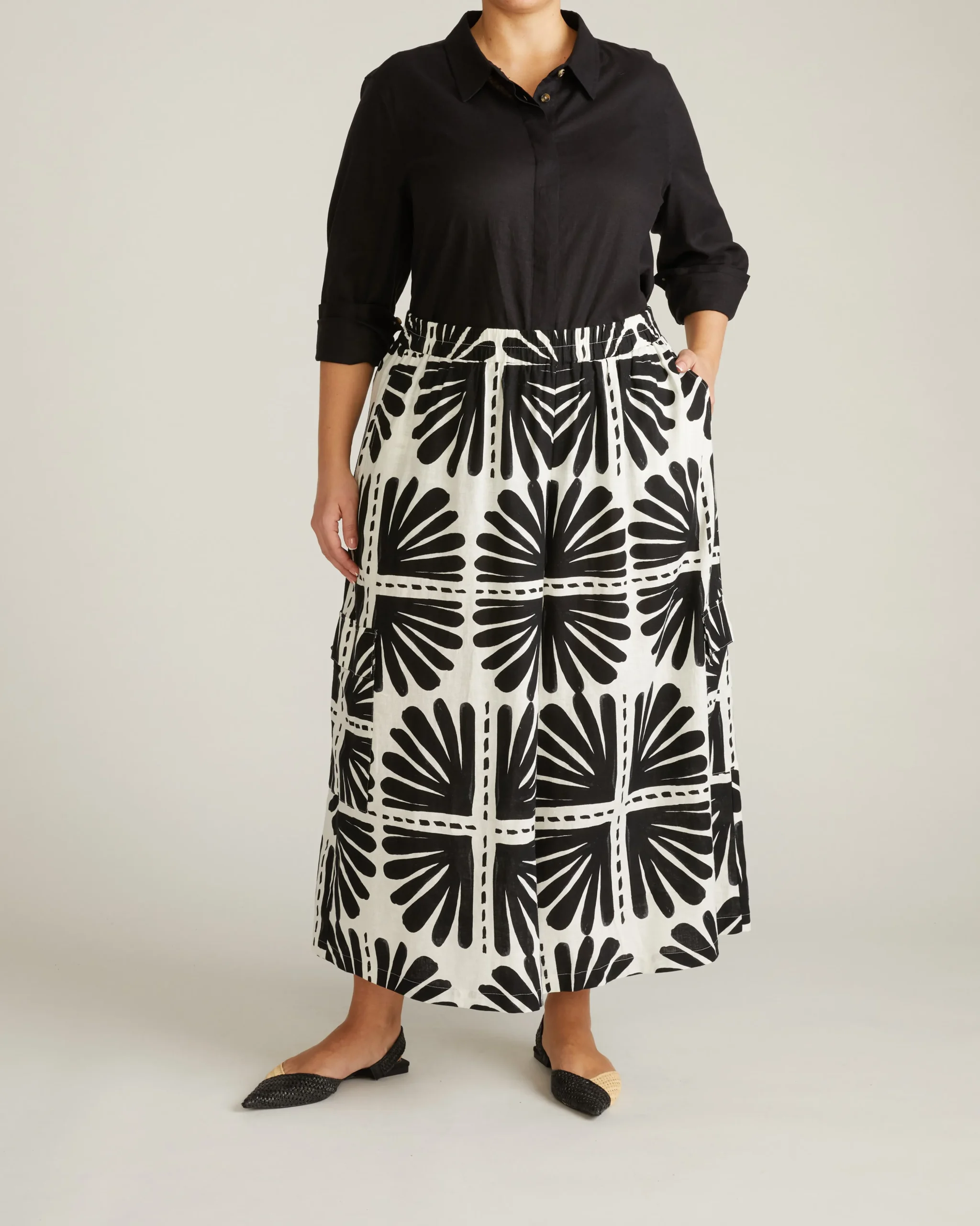 Palazzo Cargo Linen Blend Pant Ink Bloom Print