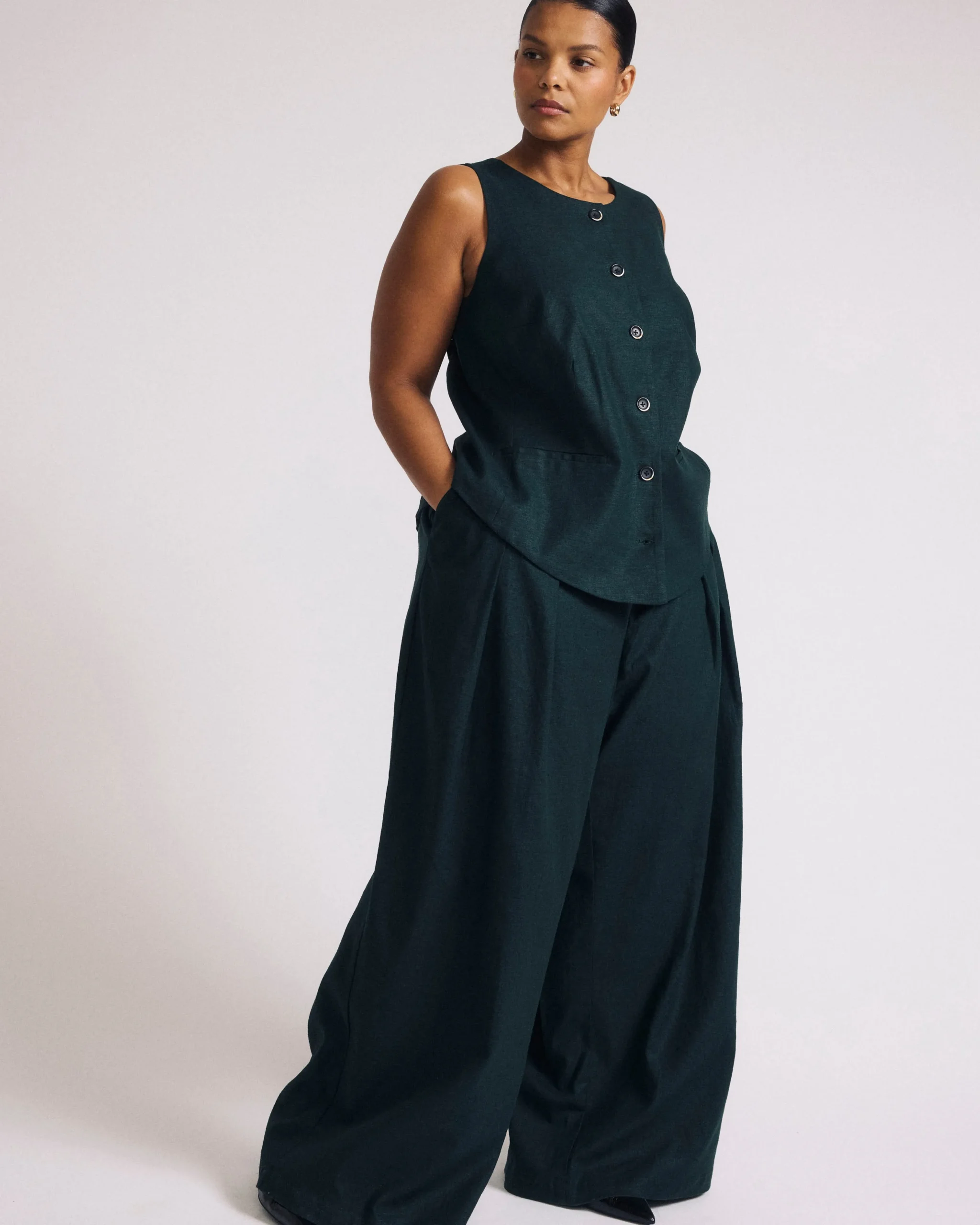 Tamsin Stretch Linen Blend Vest Forest Green