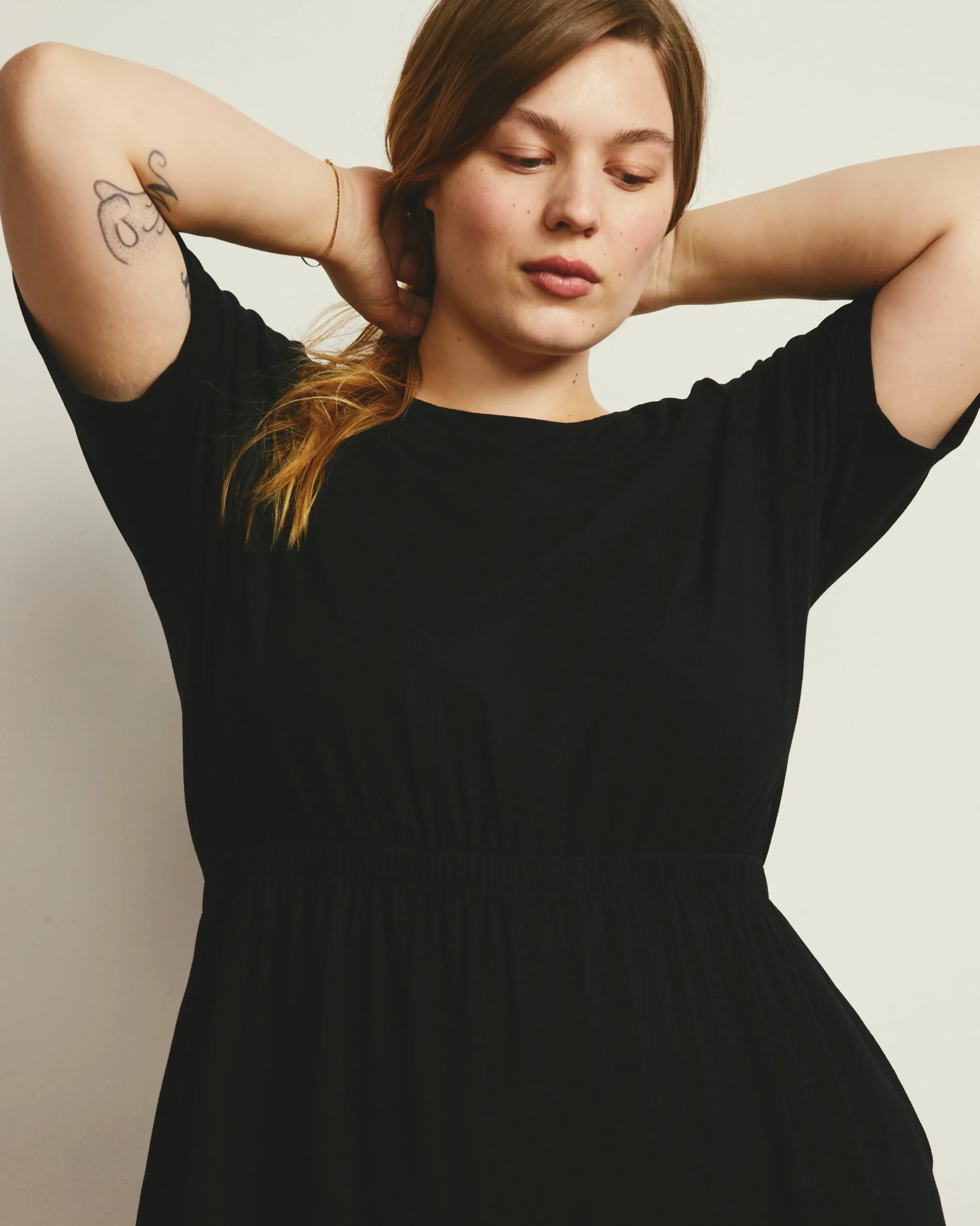 Thea Divine Jersey Midi Dress Black